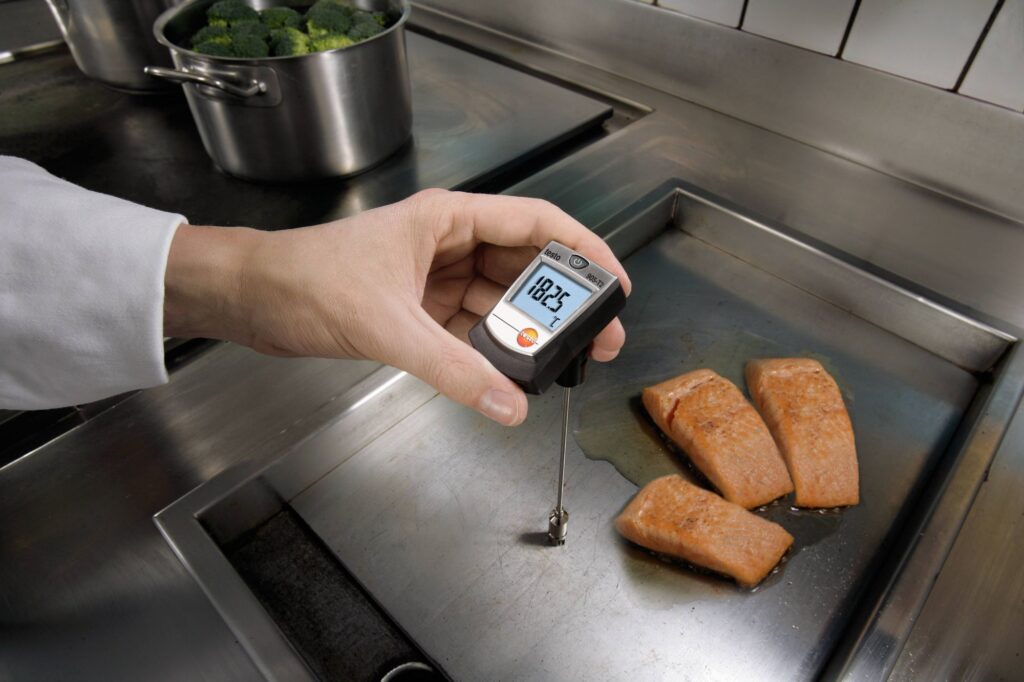 testo 905-T2 - Surface thermometer with large measuring range - Senze ...